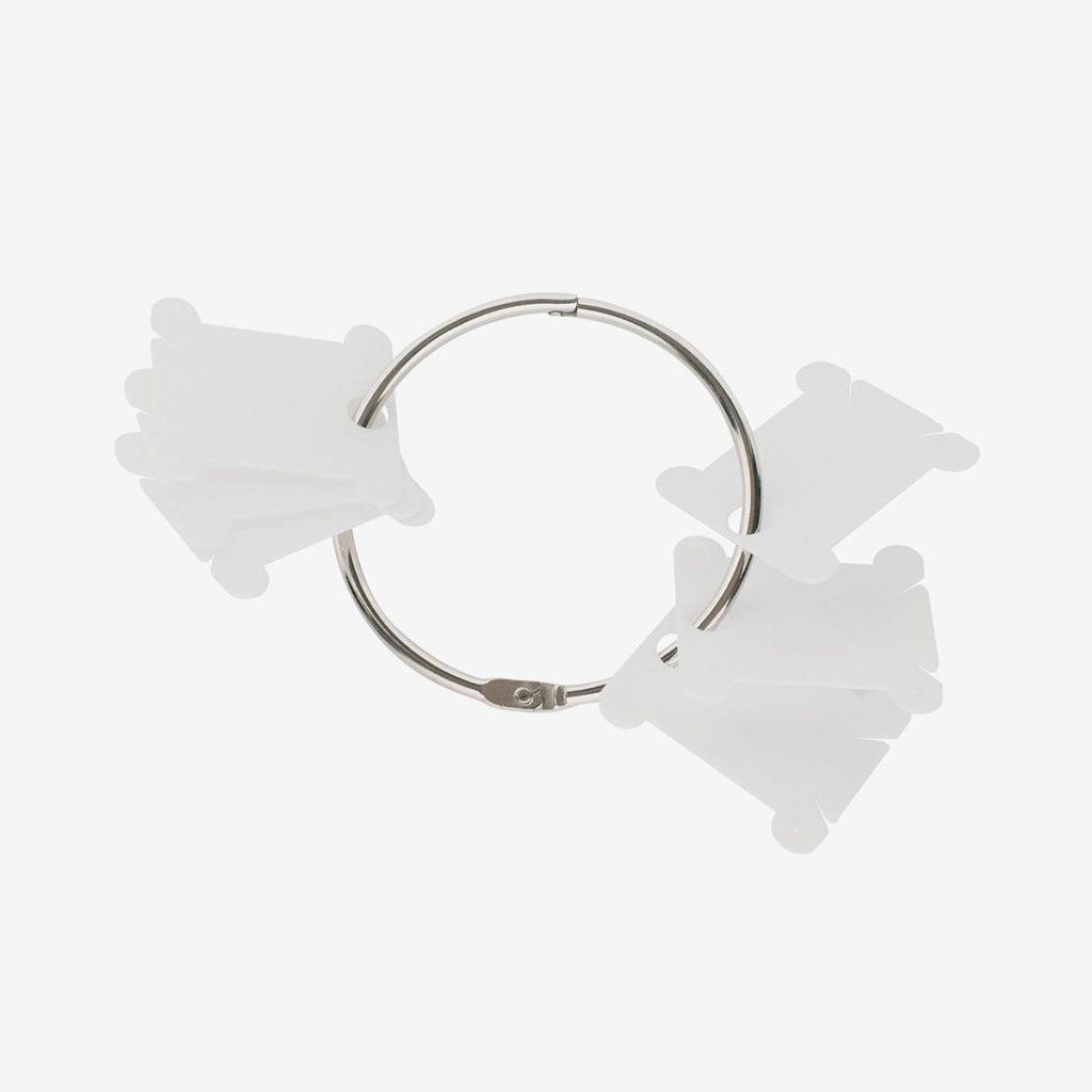 Cartonnettes pour fils en plastique